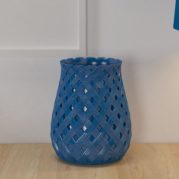 Vaso azul brilhante de porcelana com direitos autorais