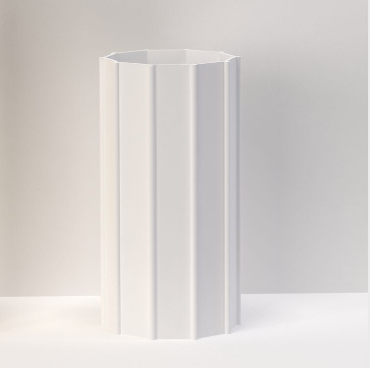 Vaso branco fosco de porcelana moderno com direitos autorais