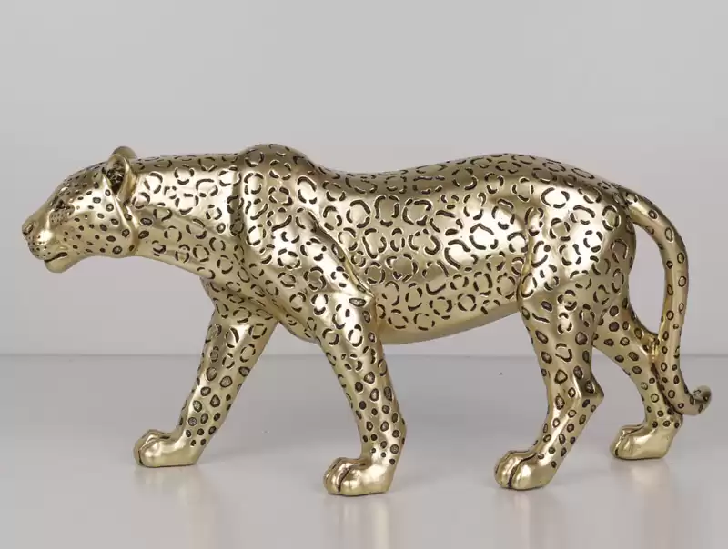 Leopardo de pé pintado à mão