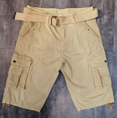 shorts sólidos masculinos com fecho de zíper e bolsos laterais com cinto