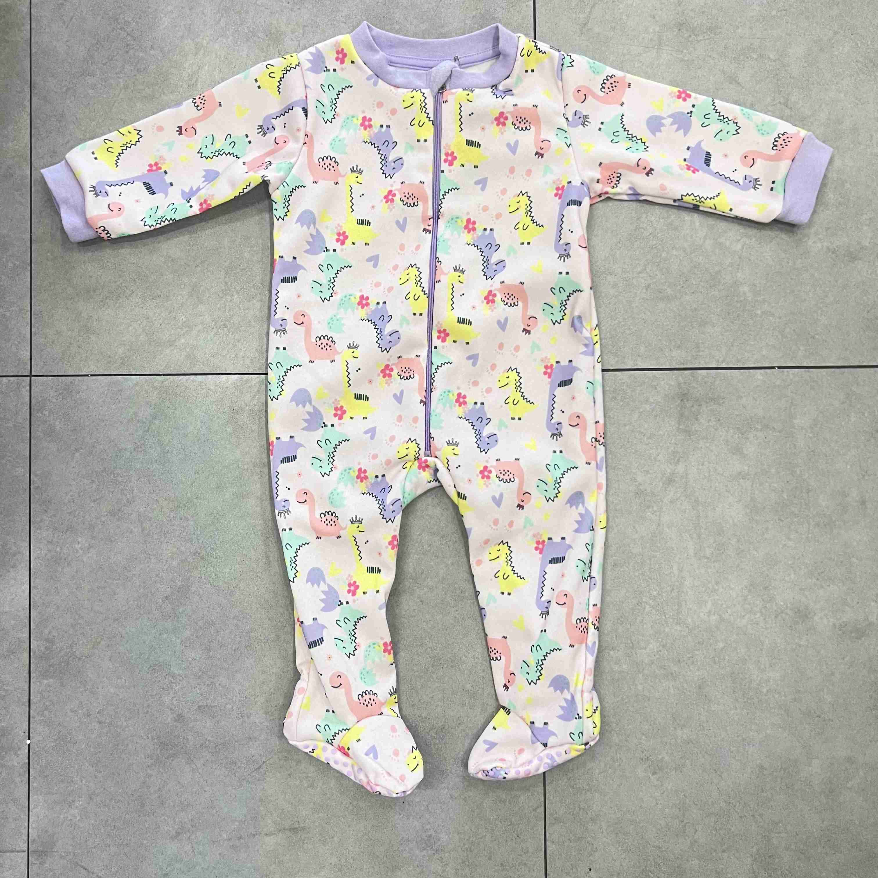 Pijama de lã polar pronto para bebê menina, 1 peça, roupa de dormir para bebê, desenho animado AOP com sola antiderrapante